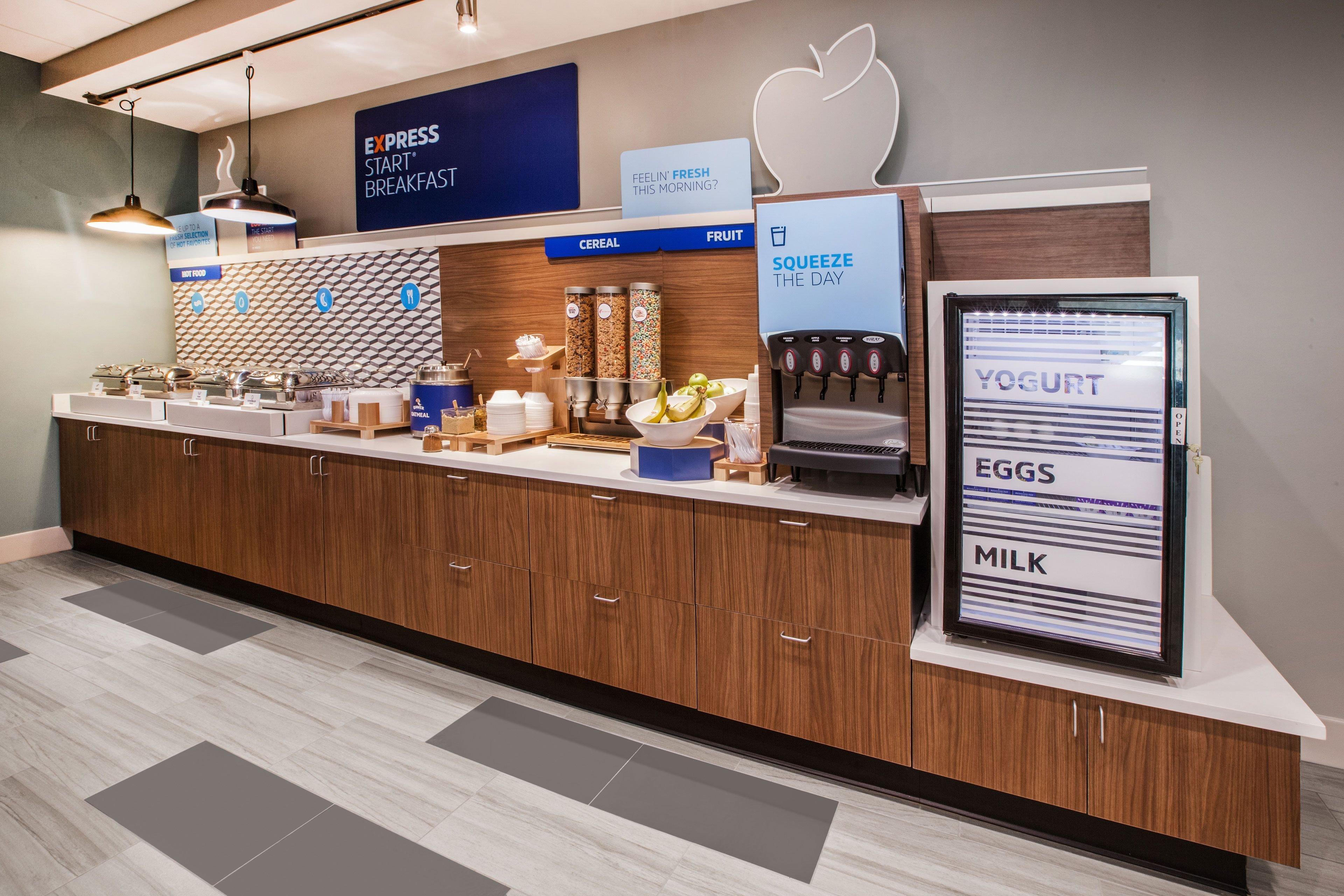 Express & Lancaster East - By Ihg